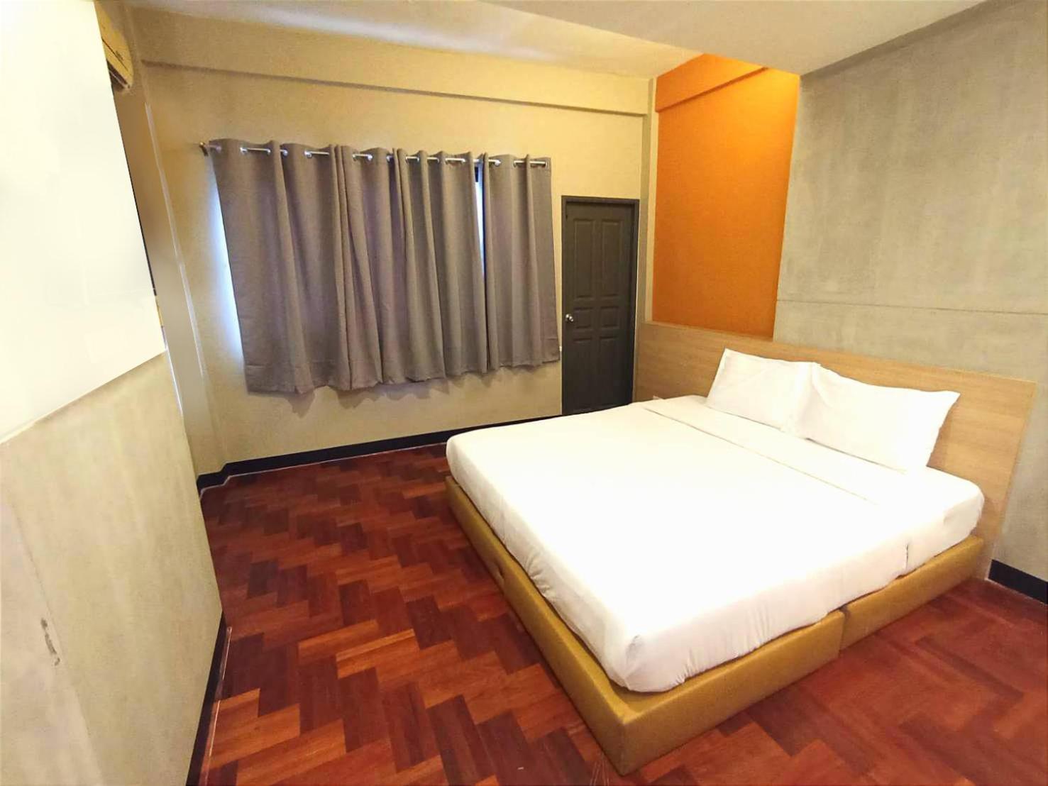 Go Inn Silom โกอินน์ สีลม - สถานีรถไฟฟ้าเซนต์หลุยส์ Bangkok Bagian luar foto