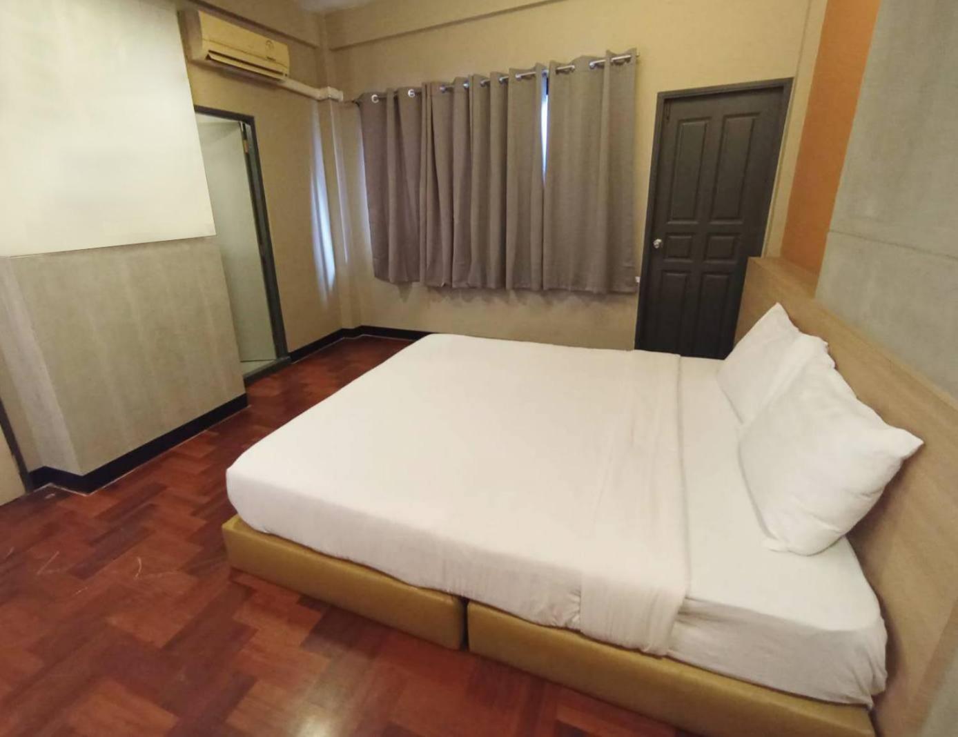Go Inn Silom โกอินน์ สีลม - สถานีรถไฟฟ้าเซนต์หลุยส์ Bangkok Bagian luar foto
